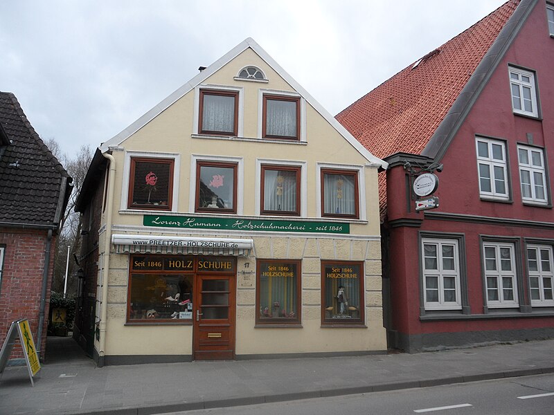 File:Holzschuhmacherei und Museum Preetz.JPG