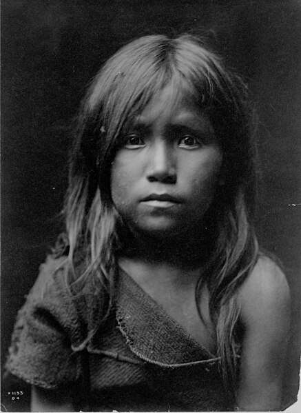 File:Hopi girl, head-and-shoulders portrait, facing front.jpg