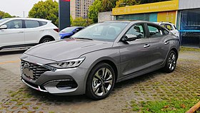 Hyundai Lafesta 02 China 2019-04-04.jpg