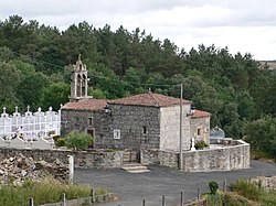 Igrexa e cemiterio de San Pedro de Castro de Cabras, Lalín.JPG