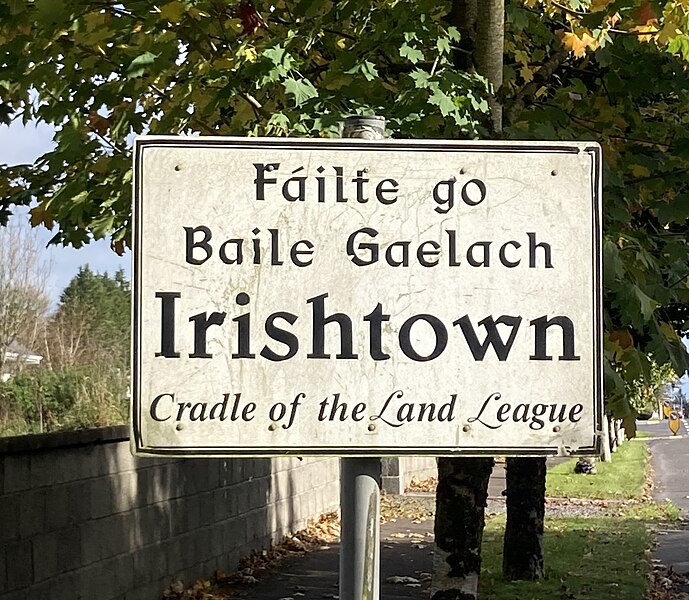 File:Irishtown Co Mayo, welcome sign.jpg