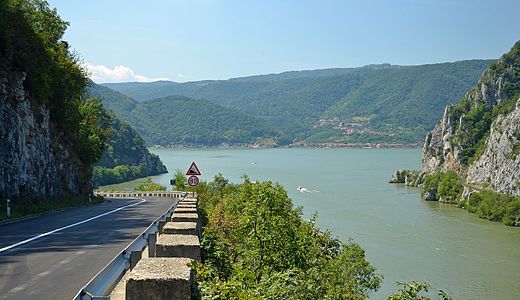 Iron Gate, Serbia (left) and Romania (right)