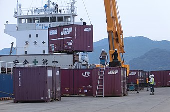 12-foot (3.66 m) the 19D-type container used by JR Freight in Japan