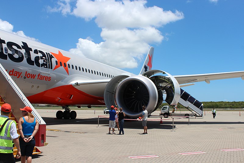 File:Jetstar 787 Family Day Cairns (10524242265).jpg