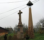 Kříž a zvonička Žďár u Staré Paky.JPG