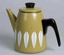 Coffee pot produced at Cathrineholm in Halden, Norway, ca. 1965. Design by Grete Prytz Kittelsen, pattern <<Lotus>> by Arne Clausen. Diameter 13 cm. Photo Anne-Lise Reinsfelt/Norsk Folkemuseum, NF.2007-0149AB. Kaffekjele, Norsk Folkemuseum, NF.2007-0149AB.jpg