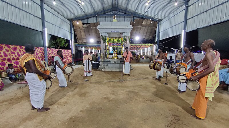 File:Kariyandi Kovil kodai melam at tirunelveli district.jpg