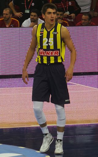 <span class="mw-page-title-main">Kenan Sipahi</span> Turkish basketball player
