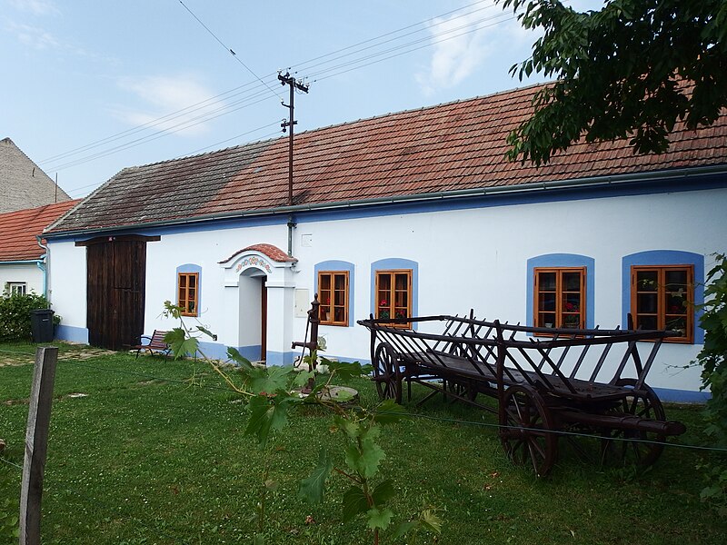 File:Kněždub, selský domek (1).jpg