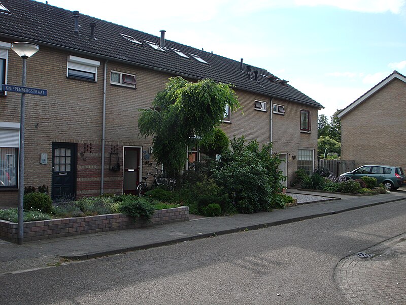 File:KnippenbergstraatDeurne 2.jpg