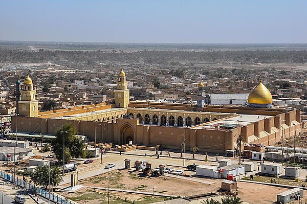 A view of modern-day Kufa, the headquarters of Mukhtar, and its Great Mosque, where his grave is located.