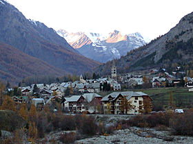 Le Monêtier-les-Bains commune des Hautes-Alpes faisant partie de la station de Serre Chevalier.jpg