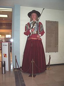 alt= Géant de Lomme Anne Delavaux exposé dans le hall de la mairie