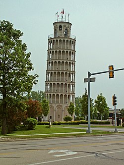 Another view of the tower Leaning tower Niles Chicago.jpg