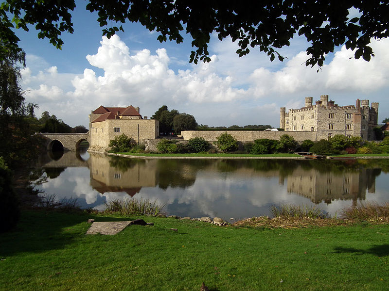 File:Leeds Castle, Kent, viewed from the south east.jpg
