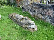 Listed tomb south of the Venable tomb, St Mary's, Astley 02.jpg