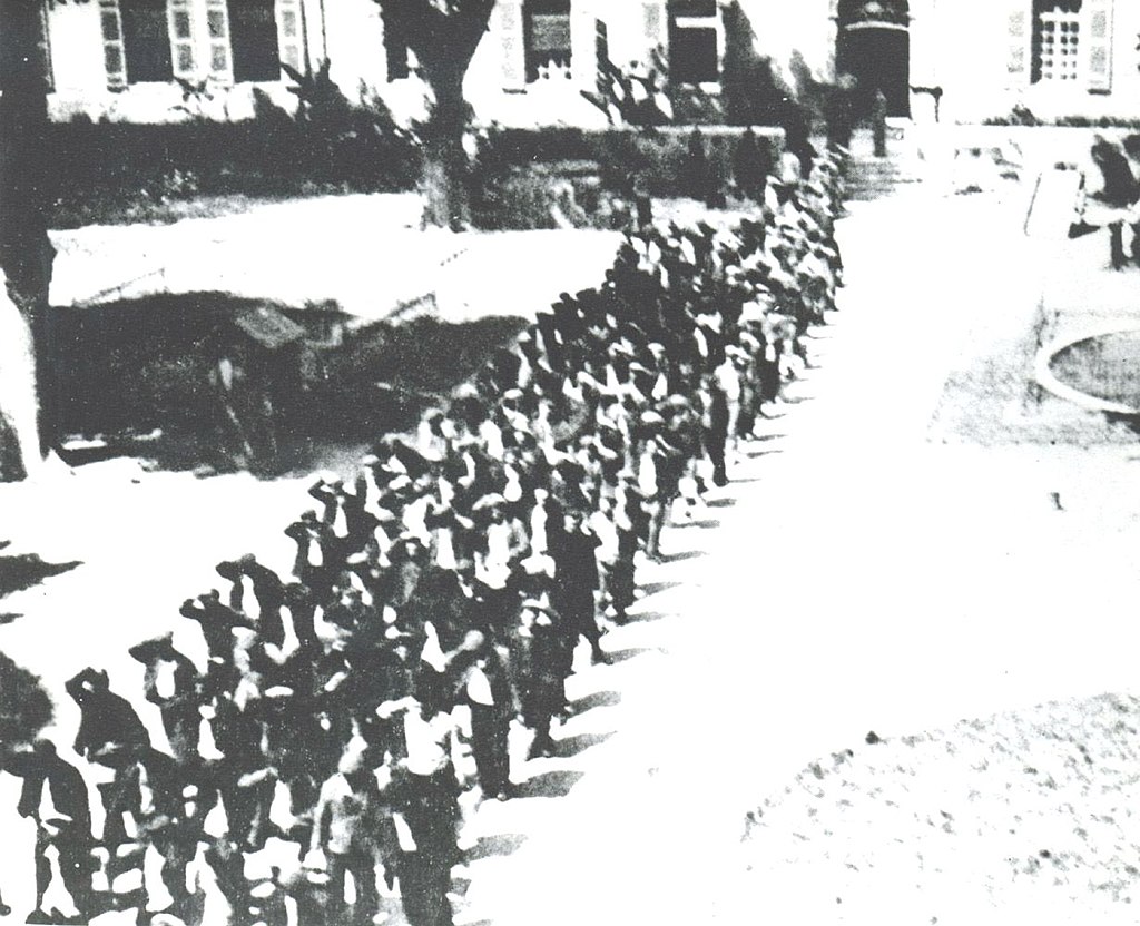 Livraison des 1200 détenus résistants de la centrale d'Eysses à la division SS Das Reich, sur décision du gouvernement de Vichy
