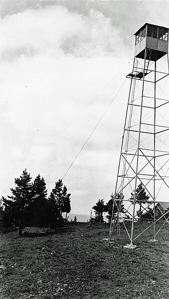 File:Lookout Tower Desolation Butte, Whitman National Forest, OR 1942 (22761613675).jpg