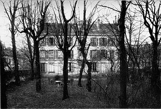 The house in Notre-Dame-des-Champs street where Victor Hugo wrote Les Feuilles d'automne. Maison de Victor Hugo rue NDDC en 1905.jpg