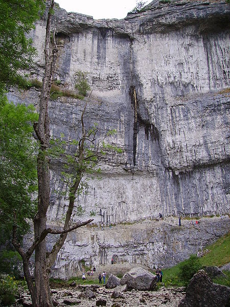 File:Malham Cove 27.JPG