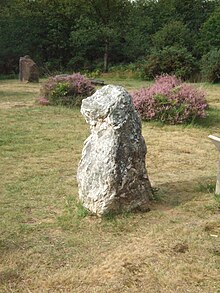 Fichier:Menhir_quartz.JPG