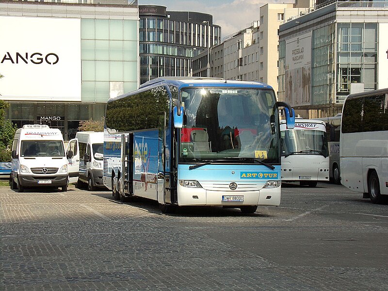 File:Mercedes-Benz Travego O580 16RHD, "Art Tur" Usługi Przewozowe Artur Kula, Jaworzno (28258939488).jpg