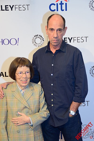 File:Miguel Ferrer and Linda Hunt.jpg