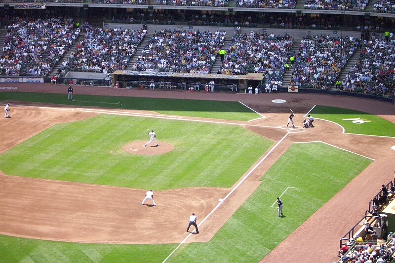 File:Miller Park, Brewers vs. White Sox, 2009-06-14.JPG
