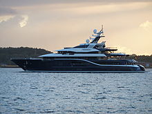 Motor yacht Solandge inbound Kiel