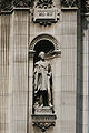 Statue de Musset sur l'Hotel de ville à Paris