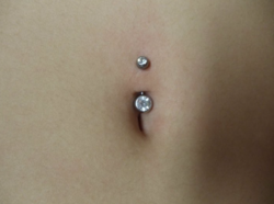 My navel piercing.png
