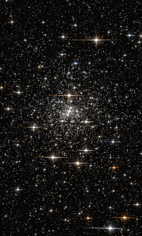 NGC 6558 HST 9799 R814B606.png