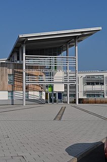 <span class="mw-page-title-main">Dunfermline High School</span> Non-denominational school in Dunfermline, Fife, Scotland