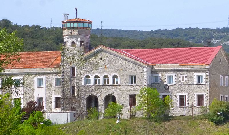 File:Nanclares de la Oca - Centro penitenciario 2.jpg