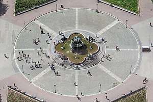 Neptunbrunnen (Berlín-Mitte) .Blick vom Fernsehturm.2.09011281.ajb.jpg