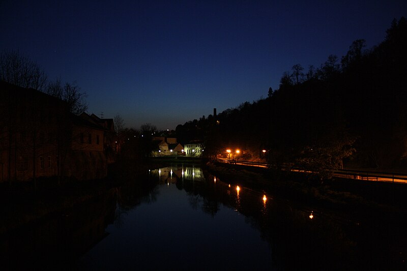 File:Night view of Zámostí and Jihlava River in Třebíč, Třebíč District.jpg