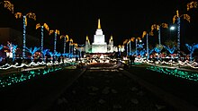 The temple during the Christmas season Oakland Mormon Temple at Christmas.JPG
