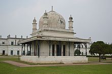 The old Madina mosque at Nizamat Fort campus, Murshidabad. Old Medina Masjid - Hazarduari Complex - Nizamat Fort Campus - Murshidabad 2017-03-28 6334.JPG