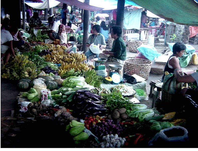 File:Palengke - Danao City Public Market 02 by Hulagway.jpg