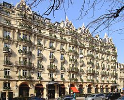 Paris avenue montaigne plaza athena.1