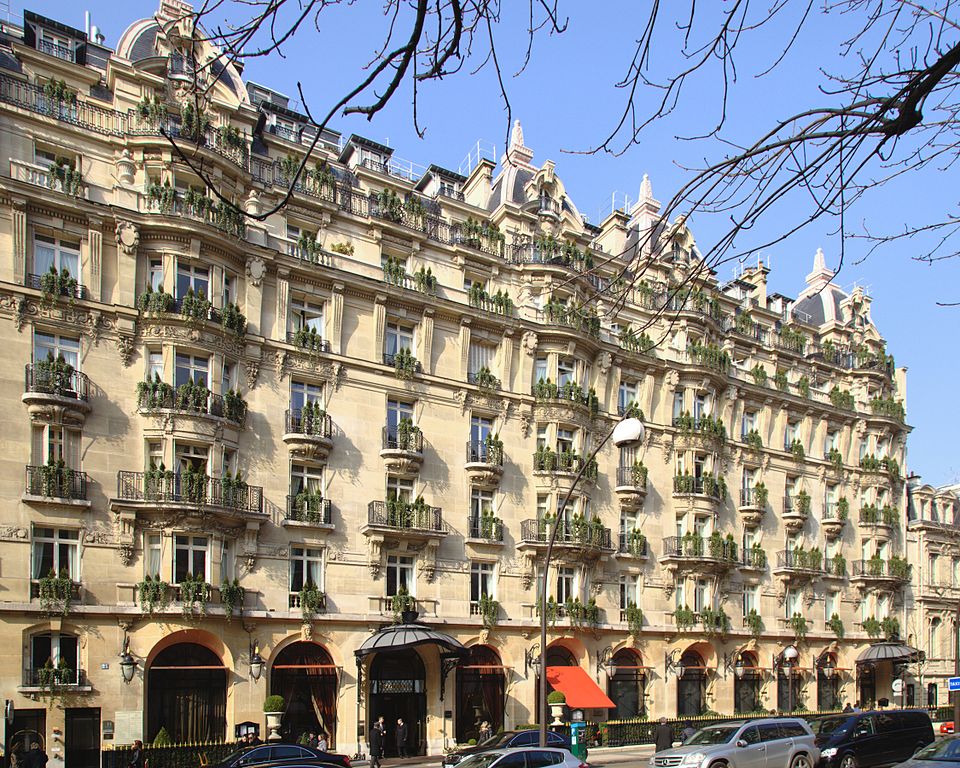 File:Paris 75008 Avenue Montaigne 23 Hôtel Plaza-Athénée 20130810