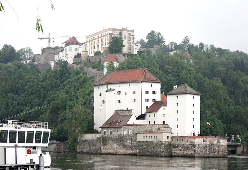 File:Passau, Veste Niederhaus und Oberhaus.jpg