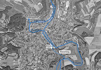 Mens Pegnitz trenger omtrent 15 minutter for å "strømme rundt" vannfjellet, tar den underjordiske strømmen omtrent 180 minutter