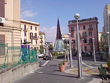 Una rinnovata piazza Scipione Ammirato, a Materdei, dopo gli interventi di scavo che l'hanno interessata