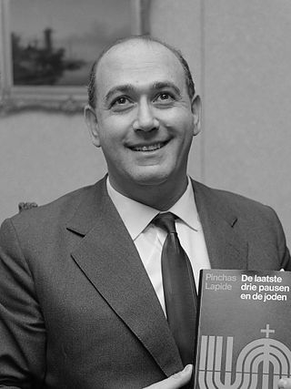 <span class="mw-page-title-main">Pinchas Lapide</span> Israeli theologian, author and diplomat (1922-1997)