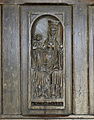 L'église Notre-Dame du Grouanec : porte du porche sud, Vierge à l'Enfant sculptée en bas-relief