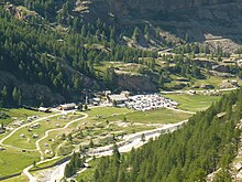 La frazione Pont vista dal sentiero che conduce al Rifugio Vittorio Emanuele II.