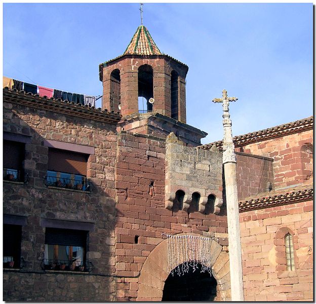 File:Portal fortificat de Prades - 5.jpg
