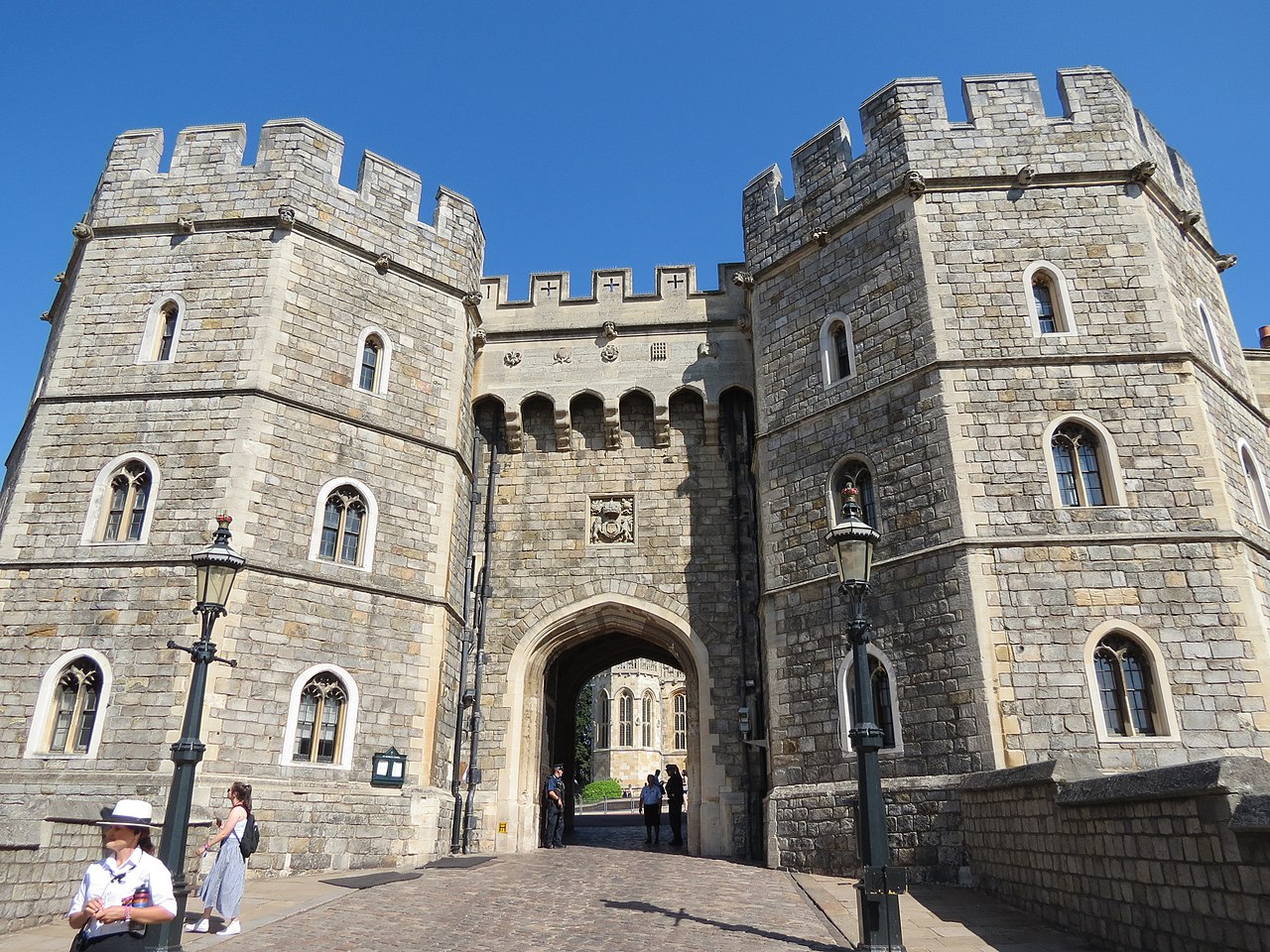 Porte Henry VIII Windsor Castle 2.jpg