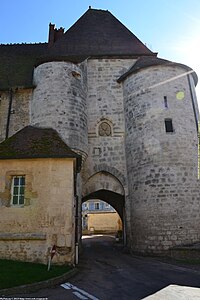 Le porche du château.